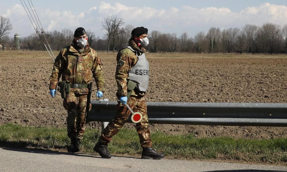 Ο Στρατός αναλαμβάνει την φύλαξη των Κέντρων Μεταναστών στην Ιταλία